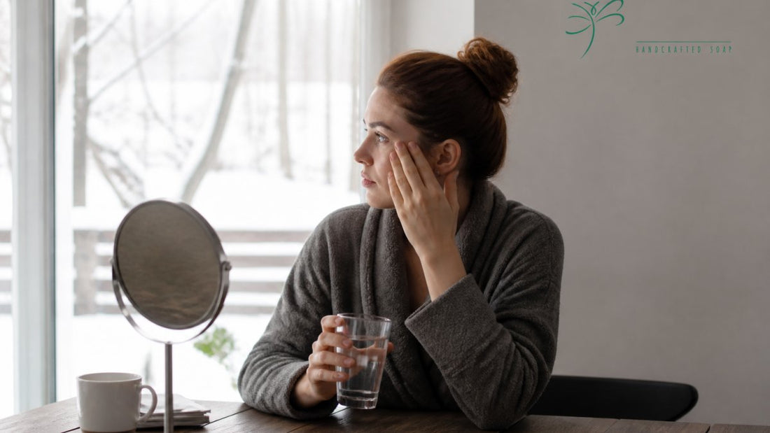 Does Drinking Water Help Dry Winter Skin? What Works